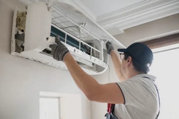 Manitas trabajando en una vivienda de Aldealengua