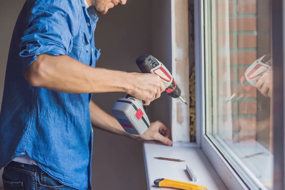 Pequeña reparación de manitas en una vivienda de Cádiz